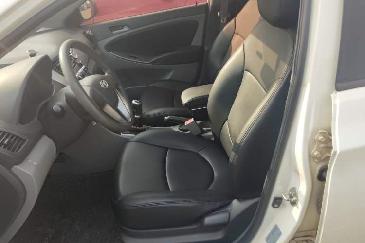 Used Hyundai Verna (older generation) 2014 1.4L Manual Smart GLS Trim
