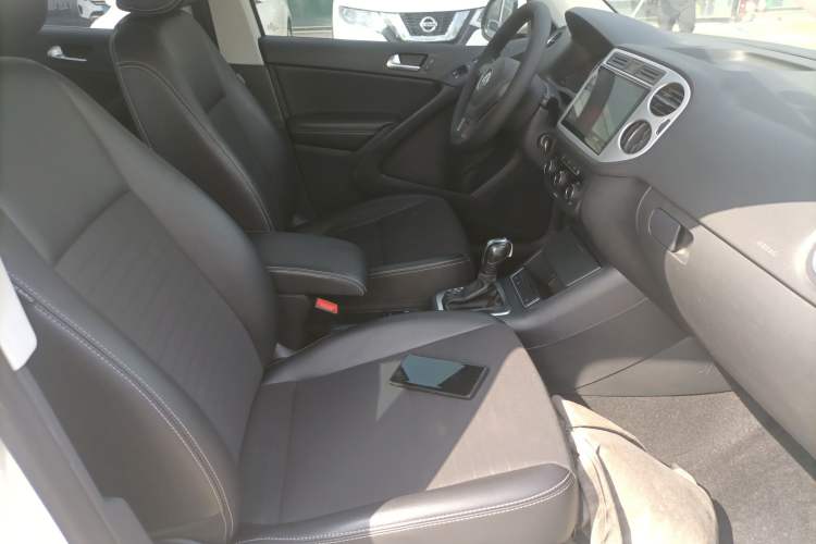 Used Volkswagen Tiguan 2016 280TSI Automatic Two-Wheel-Drive Silk Road Style Edition Right Front Seat