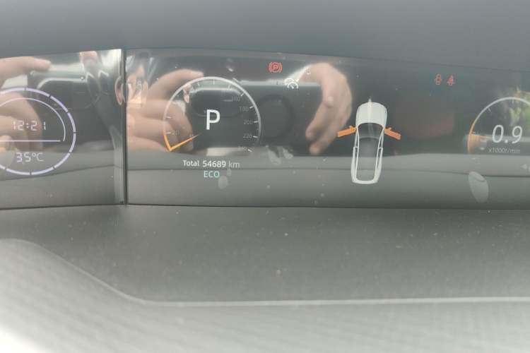 Used CHANGAN UNI-V 2022 1.5T Prestige Version Odometer Close Up