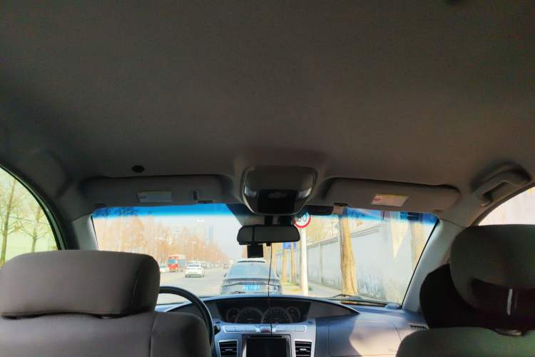 Used SsangYong Rodius 2014 2.0T Diesel Two-Wheel Drive Elite Navigation Edition