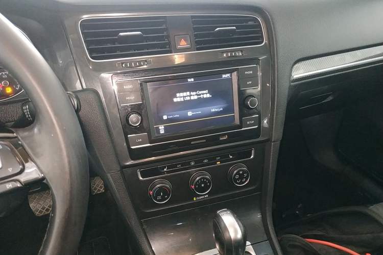 Used Volkswagen Golf 2018 230TSI Automatic Luxury Version
