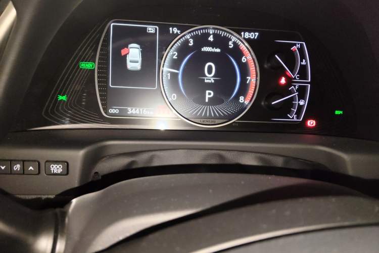 Used Lexus ES 2018 300h Premier Edition China VI Standard