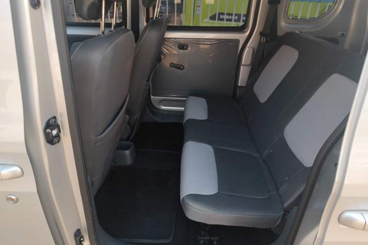 Used Wuling Zhiguang New Energy 2025 Model 305km Ambitious Edition