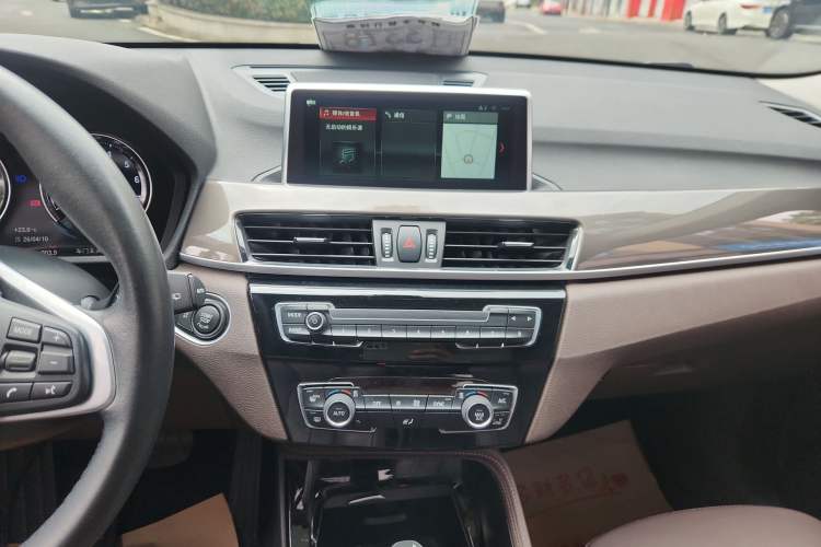 Used BMW X1 2019 xDrive20Li Luxury Model Audio And AC Panel