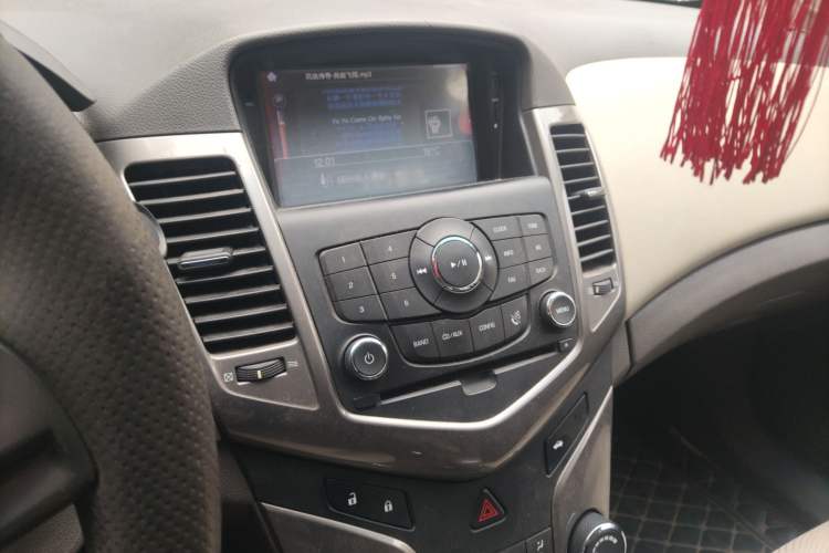 Used Chevrolet Cruze 2015 1.5L Classic SE AT Audio And AC Panel