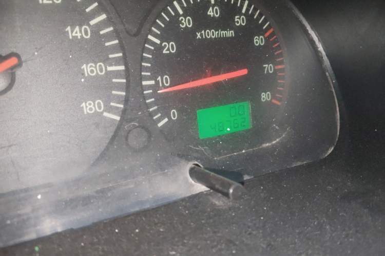 Used Jinbei Hiace 2020 2.0L Express King Series Deluxe Van Standard Roof China VI Emission Standard 1TZS