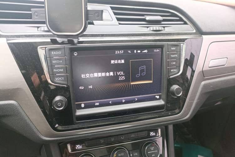 Used Volkswagen Touran 2018 Volkswagen Touran L 280TSI DSG Boundary Edition 7 Seats China VI Standard Audio And AC Panel