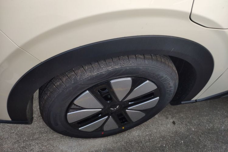 Used Wuling Bingo S 2025 Model 430km Deluxe Edition
