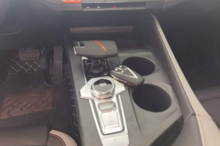 Used CHANGAN UNI-V 2023 1.5T Prestige Model
