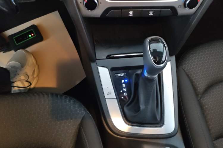 Used Hyundai Elantra (6th Generation / Lingdong) 2016 1.6L Automatic ZhiXuan – Elite Version
