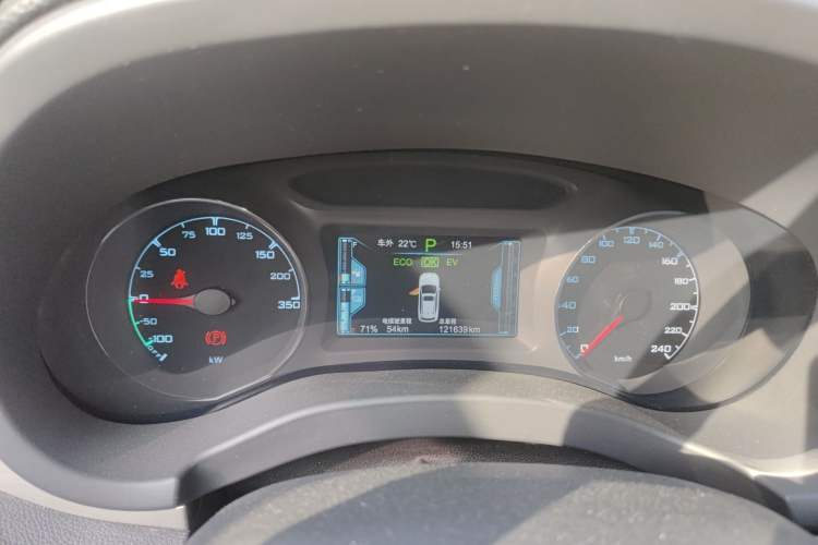 Used BYD Song New Energy 2017 Song DM 1.5TID All-Wheel Drive Prestige Model Instrument Cluster