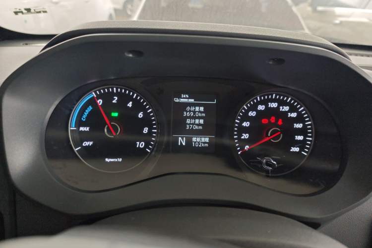 Used Wuling Yangguang 2024 300KM Comfort Version Passenger Van 75kW
