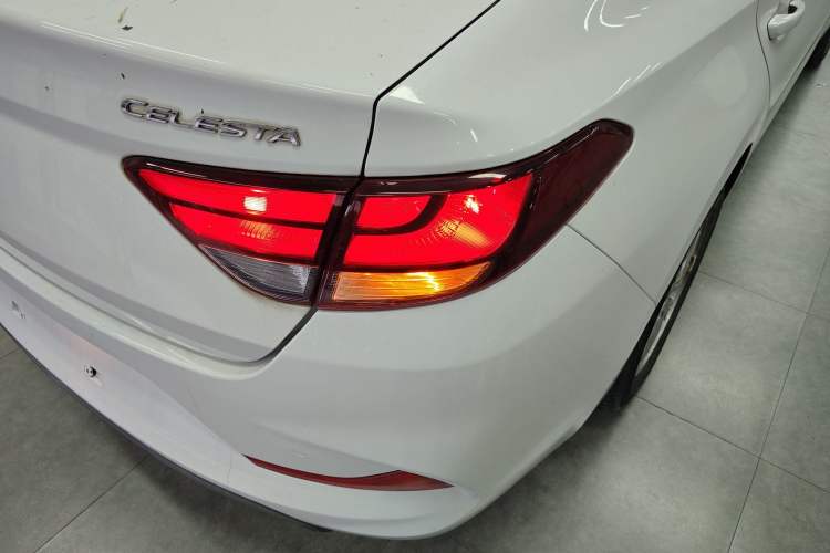 Used Hyundai Celesta 2017 1.6L Automatic Enjoyment Version GLS
