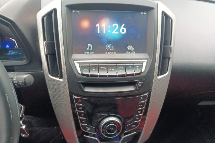 Used Luxgen U6 SUV 2015 1.8T Fashion Edition Audio And AC Panel