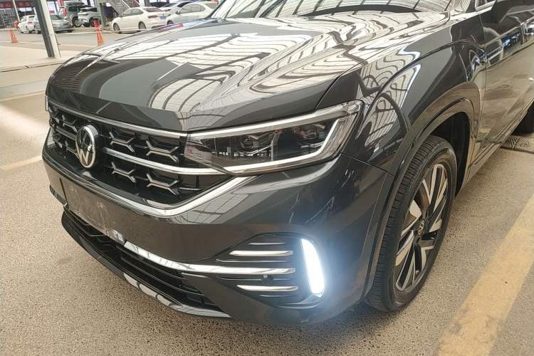 Used Volkswagen Tayron 2023 Revised Version 380TSI All-Wheel Drive R-Line High-Energy Edition Left Front Headlight