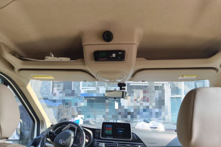 Used SAIC MAXUS Xintu V90 2022 2.0T Automatic ZhiDa Commercial Version Rear-Drive Long Wheelbase High Roof with Single Rear Tire 9-Seater
