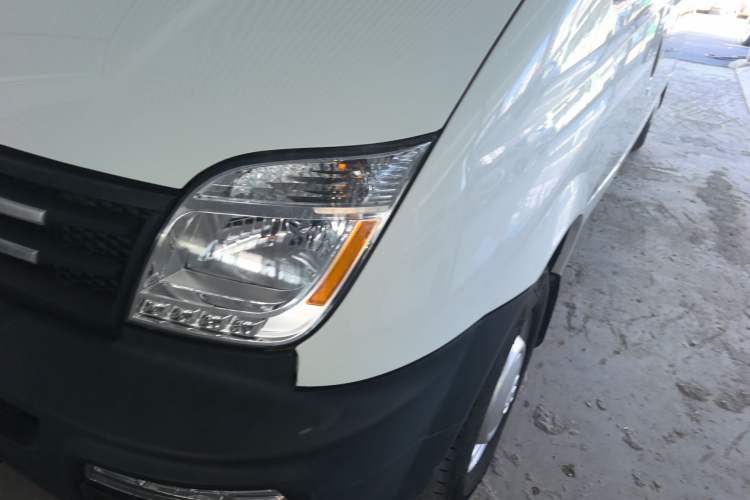 Used SAIC MAXUS Xintu V80 2019 2.5T Classic Model 6-Speed Manual – Aotong Long Wheelbase High-Roof 7-Seater