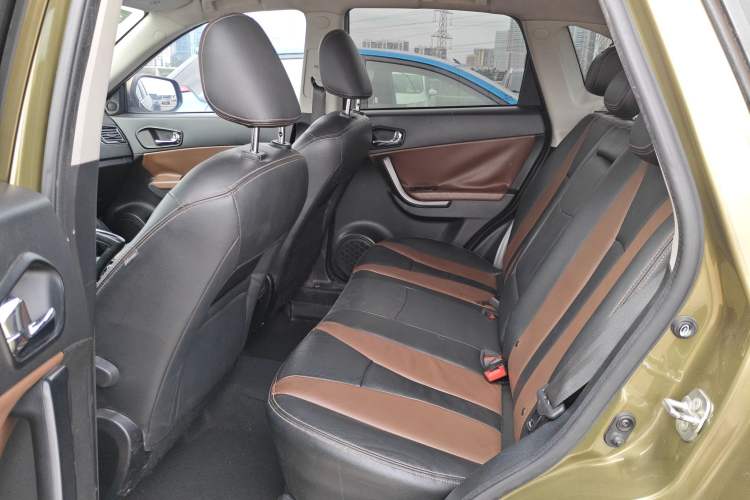 Used GAC Trumpchi GS5 Super 2015 2.0L Automatic Two-Wheel Drive Elite Edition Left Rear Seat