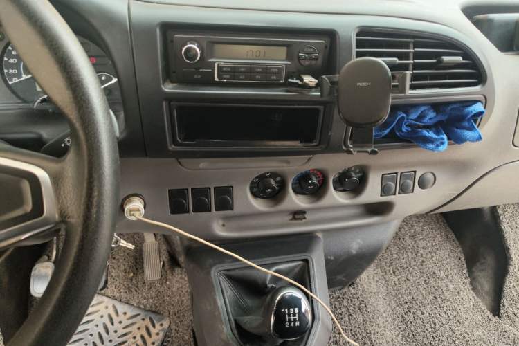 Used JMC Transit 2017 2.8T Business-Grade Short Wheelbase Mid-Roof 11/12-Seater JX493