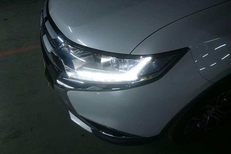 Used Mitsubishi Outlander 2018 2.0L Two-Wheel Drive Glory Edition 5 Seats
