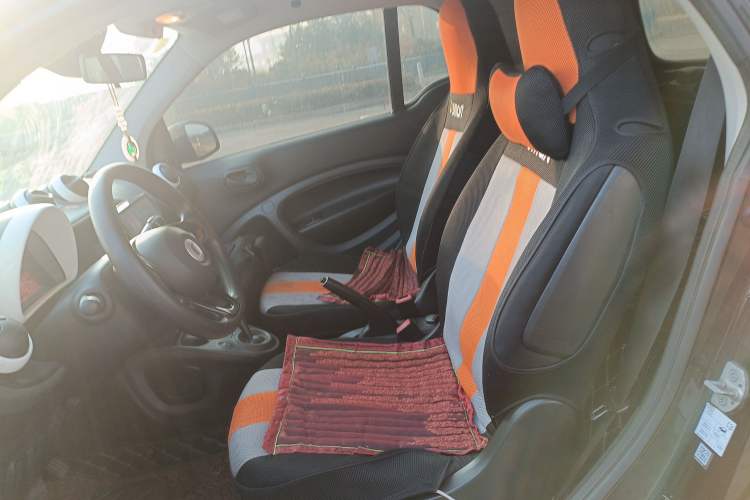 Used smart fortwo 2015 1.0L 52 kW hardtop Dynamic version