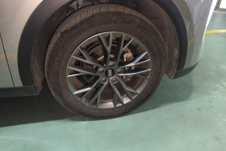 Used Bestune T55 2023 1.5T Automatic Leap Model Right Front Wheel Hub