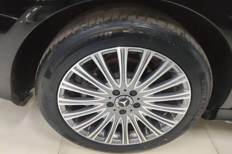 Used Mercedes-Benz E-Class 2019 E 300 L Sport Luxury Edition
