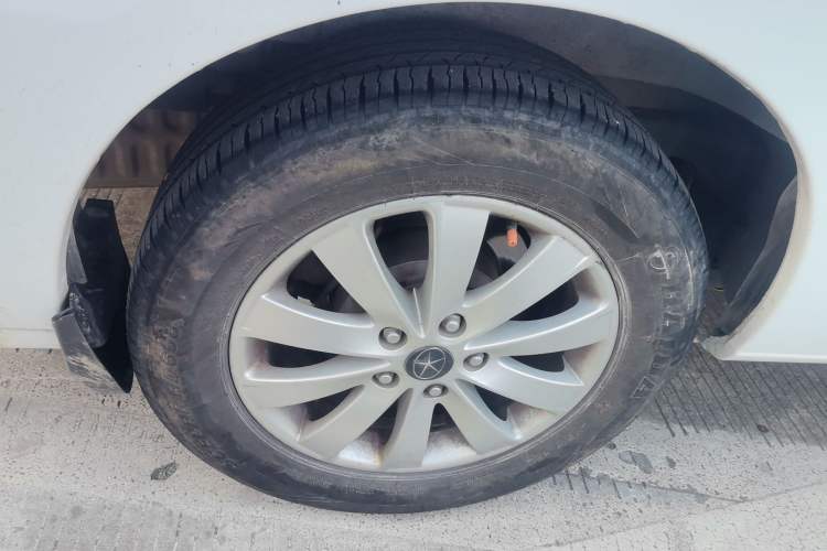 Used JAC Refine M5 2016 2.0T Gasoline Automatic Business Edition
