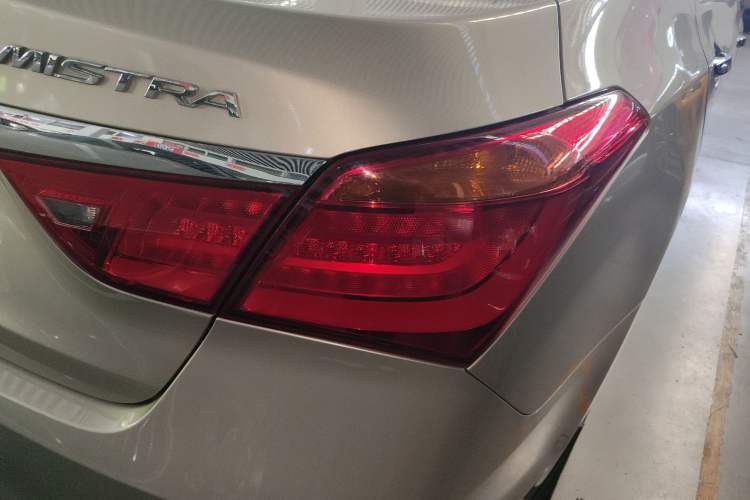 Used Hyundai Mistra 2014 1.8L Automatic Deluxe DLX Model
