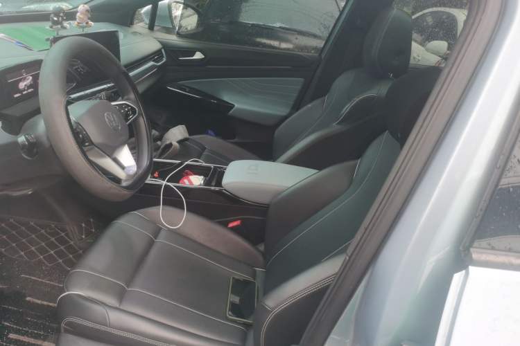 Used Volkswagen ID.4 X 2021 Pure Edition Left Front Seat