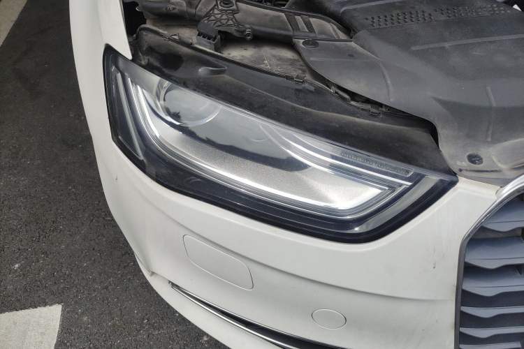 Used Audi A4L 2013 35 TFSI Automatic Standard Model Right Front Headlight