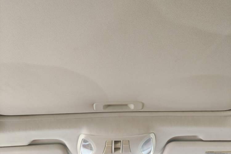 Used GAC Trumpchi GS5 Super 2015 2.0L Automatic Two-Wheel Drive Luxury Navigation Edition Headliner