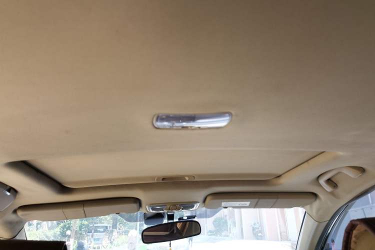 Used Haval H6 2013 Upgraded Model 2.4L Automatic Two-Wheel Drive Prestige Version
