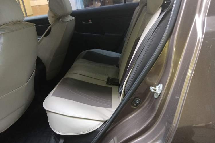 Used Kia Sportage R 2012 2.0L Automatic Two-Wheel Drive GL Trim
