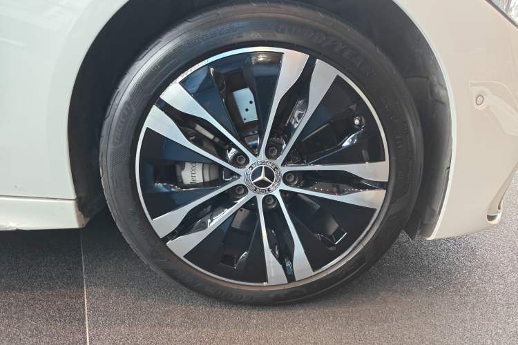 Used Mercedes-Benz C-Class New Energy 2025 C 350 eL Right Front Wheel Hub