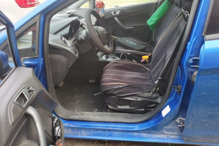 Used Ford Fiesta 2013 Hatchback 1.5L Automatic Fashion Edition
