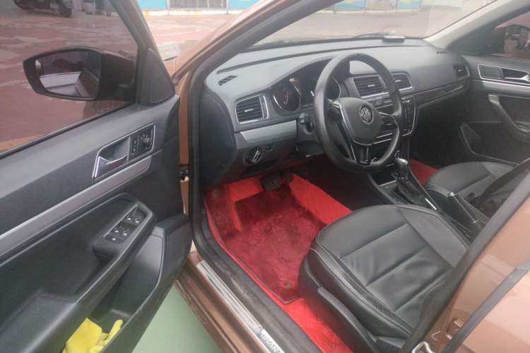 Used Volkswagen Gran Lavida 2015 230TSI DSG Comfort Edition
