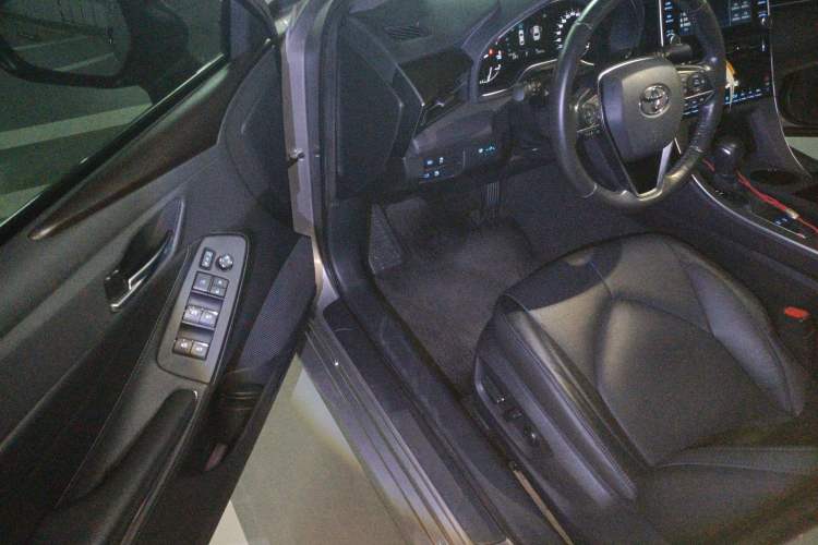 Used Toyota Avalon 2019 2.0L Luxury Edition China VI Standard
