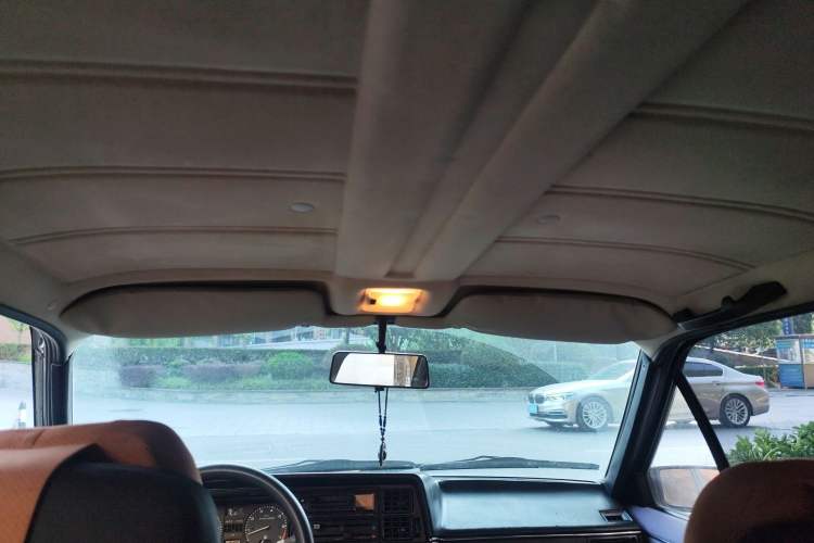 Used Volkswagen Santana  Headliner