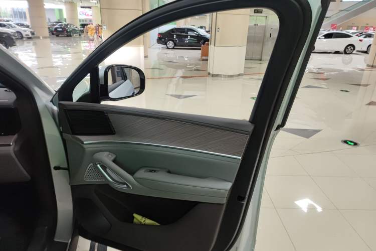 Used Denza N9 2025 Prestige Version