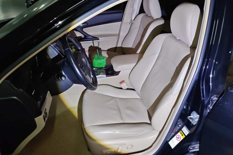 Used Toyota Reiz 2012 2.5V Fengdu Elite Stylish Edition Left Front Seat