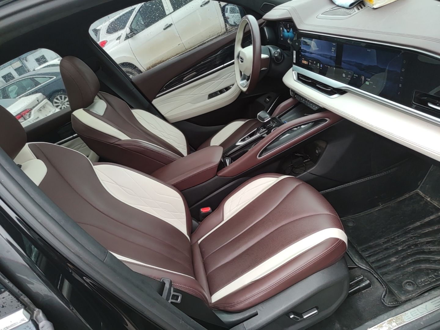 Geely Auto Monjaro L 2021 2.0TD DCT EVO Two-Wheel Drive Prestige Version — снимка 19