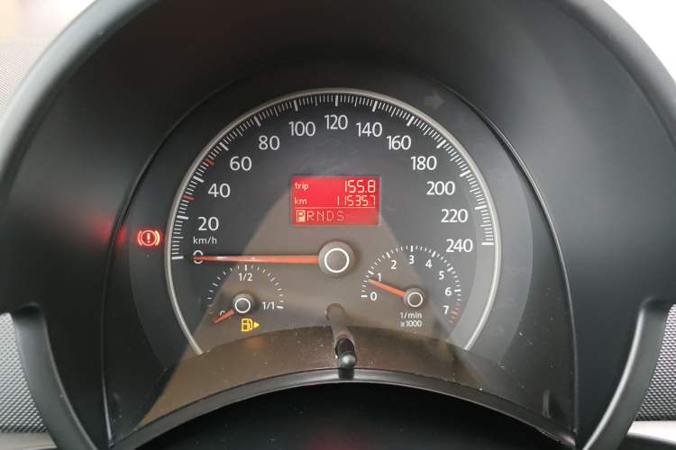 Used Volkswagen Beetle 2008 2.0 AT Standard Edition Odometer Close Up