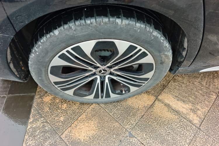 Used Mercedes-Benz E-Class New Energy 2024 E 350 e L Plug-in Hybrid Sedan Right Rear Wheel Hub