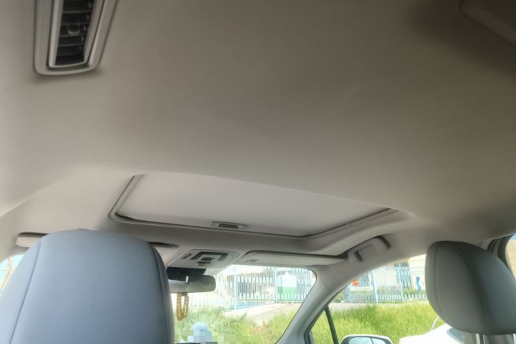 Used Toyota Granvia 2024 2.5L Hybrid Luxury Edition
