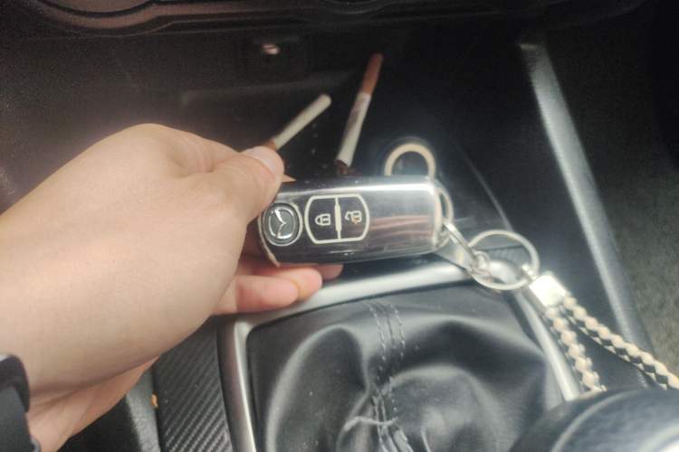 Used Mazda 3 Axela 2017 Hatchback 1.5L Manual Comfort Edition China V Interior 1