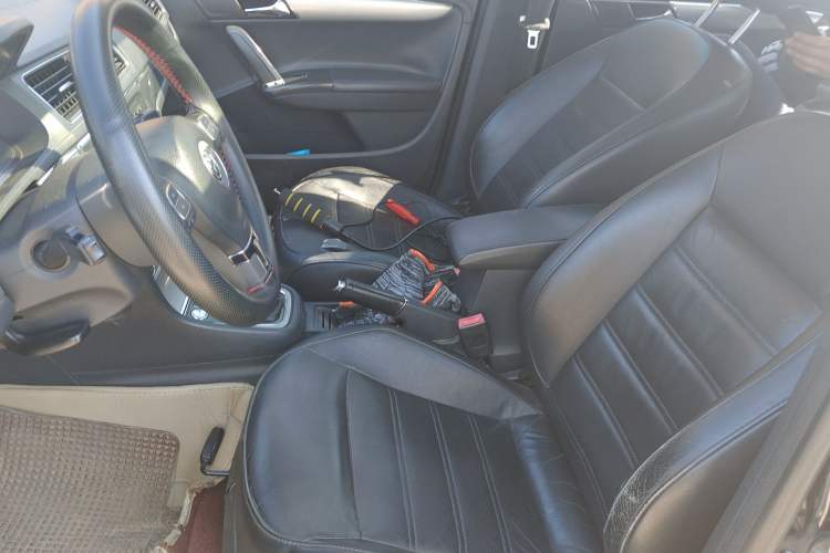 Used Volkswagen Lavida 2013 1.4 TSI Manual Luxury Edition Left Front Seat