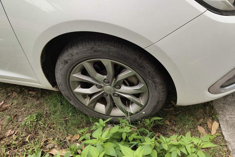 Used Geely Auto Emgrand GL 2017 1.8L Manual Elite Model Right Front Wheel Hub