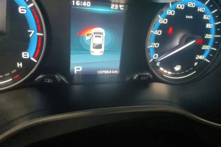 Used Geely Auto Emgrand 2019 Leading Edition 1.5L CVT Luxury Model China VI Standard Odometer Close Up