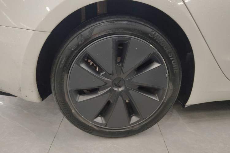 Used Tesla Model 3 2025 Rear-Wheel-Drive Version Right Rear Wheel Hub